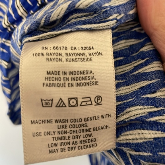 Maeve by Anthropologie Flowy Ruffled Blue/White Blouse With Buttons Size Small - Picture 8 of 8